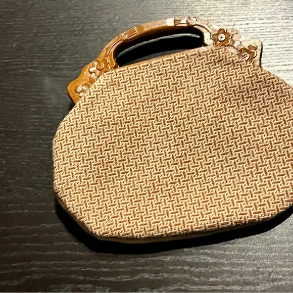 Vintage Peach & Mouse Embroidered Clutch with Carved Wooden Handle - Beige - Picture 2 of 3